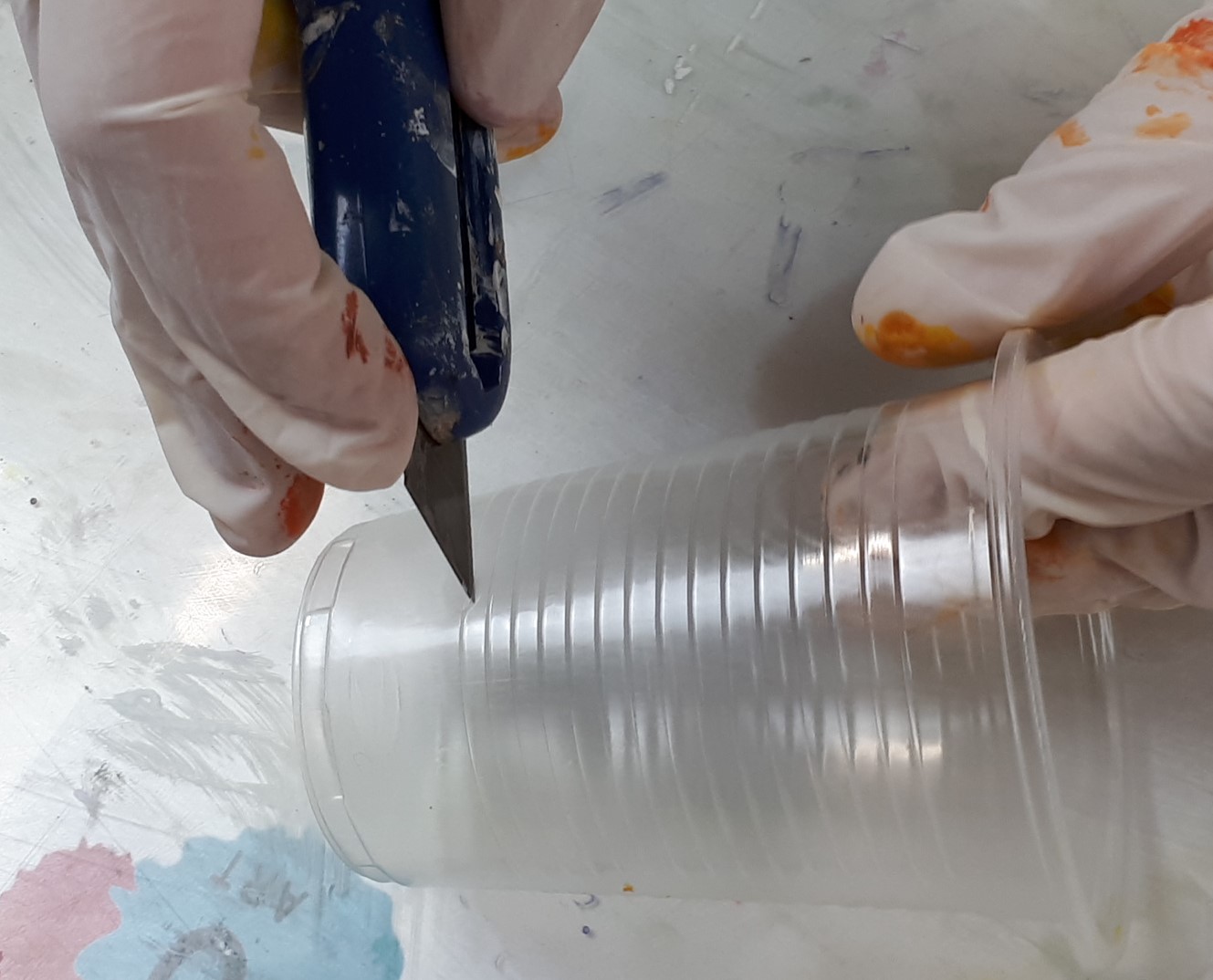 pouring flip cup painturoo.art 1